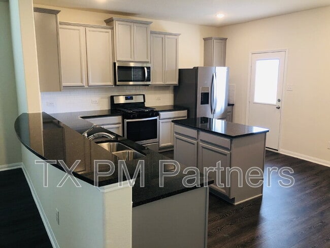 Building Photo - 206 White Wing Ln