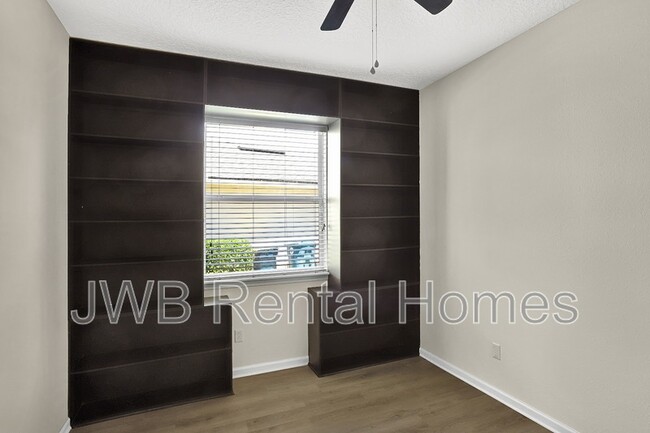 Foto del edificio - 16226 Magnolia Grove Way
