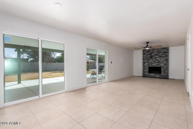 Foto del edificio - 13627 N 57th Pl