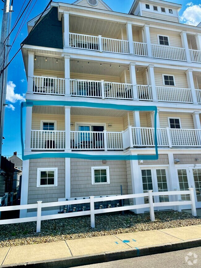 Houses under 1,000 in Hampton Beach NH 14 Homes