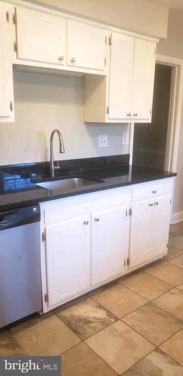 Foto principal - 9109 Barrick St