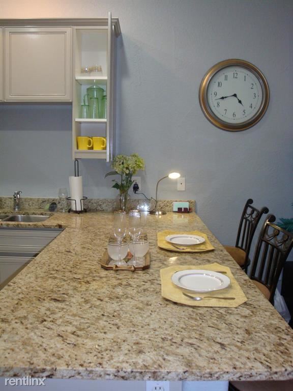 Foto del edificio - 1 br, 1 bath House - 50730 Santa Rosa Plz #3