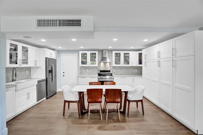 Foto del edificio - 150 Ocean Ln Dr