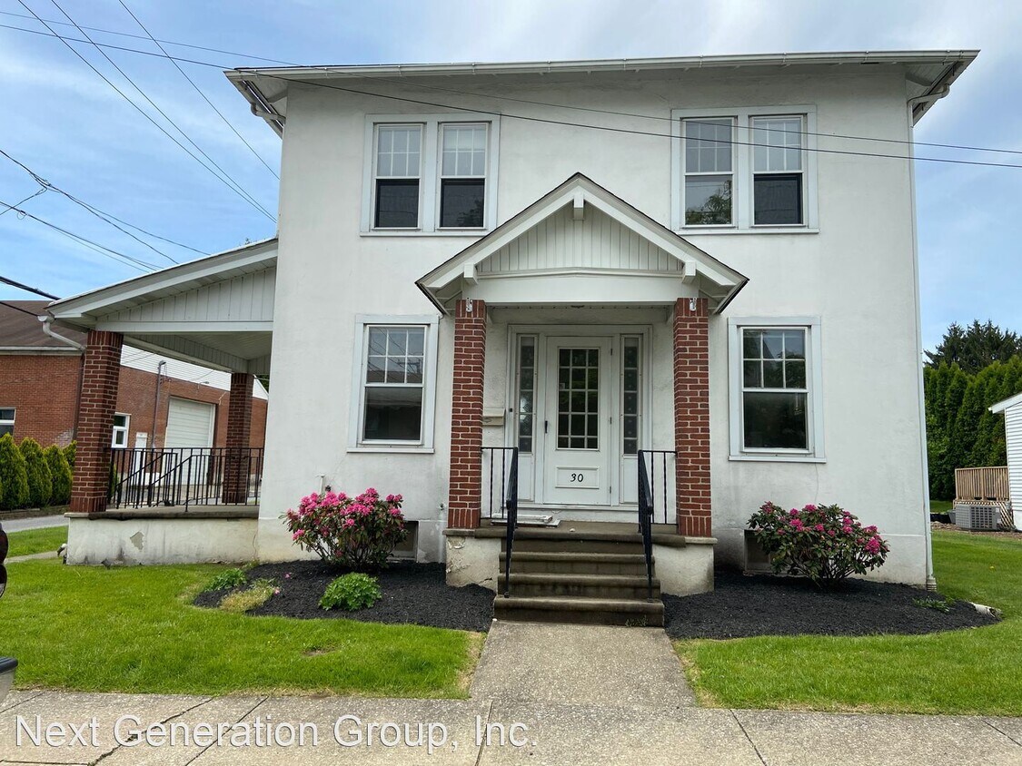 3 Br 1 Bath House 30 North 2nd Street House For Rent In Emmaus Pa Apartments Com