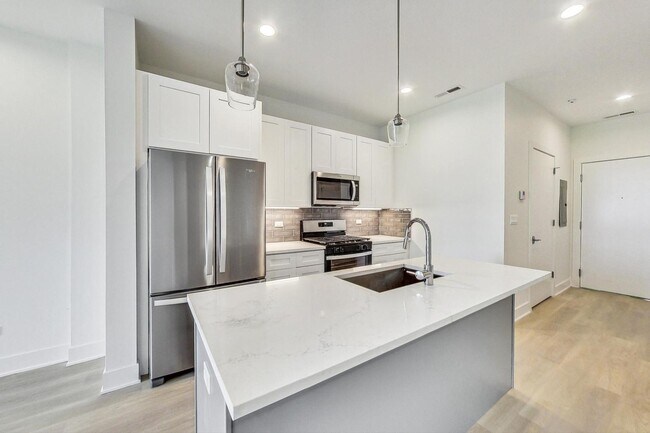 Foto del edificio - 3355 N Southport Ave
