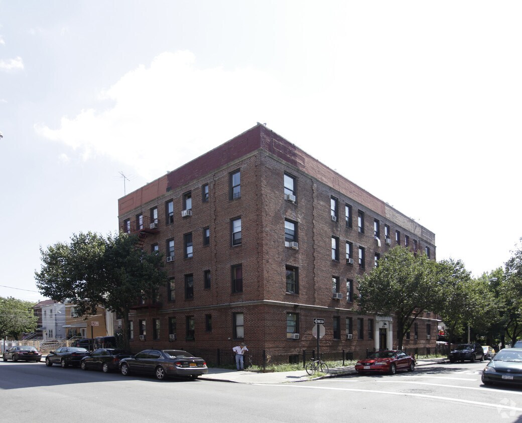 Primary Photo - 41-71 Denman St