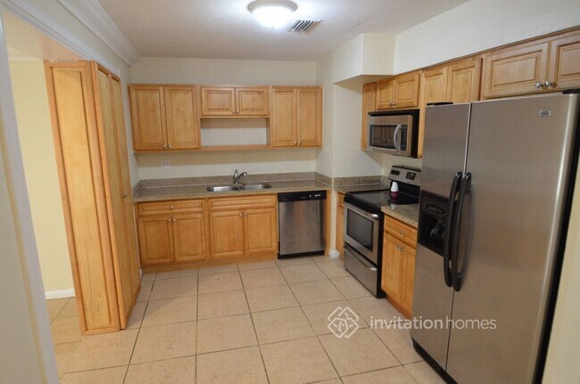 Building Photo - 2431 Montego Dr