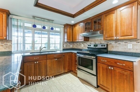 Building Photo - 1009 Alamanda Dr