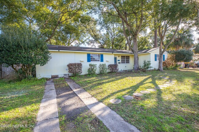 Foto del edificio - 1059 Glynlea Rd