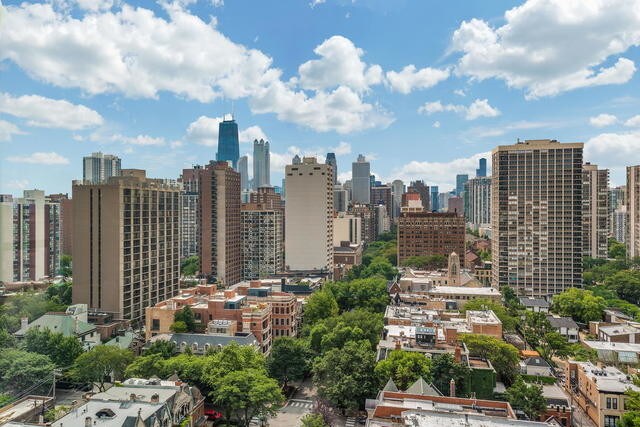 Foto del edificio - 1530 N Dearborn Pkwy