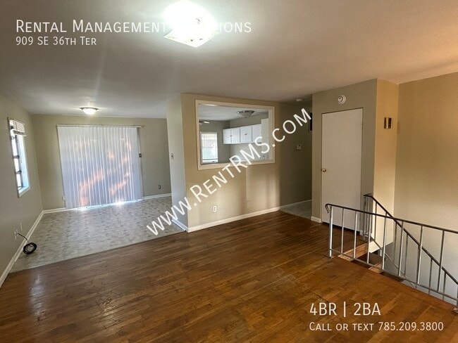 Building Photo - 909 SE 36th Terrace