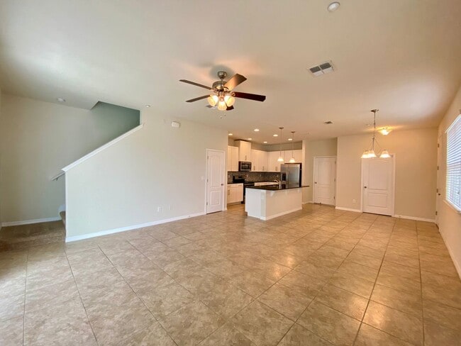 Building Photo - 3/2.5 Town Home in Winter Park with 2-Car ...