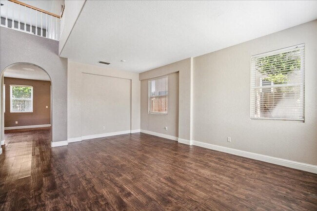 Building Photo - 57 Rossignol Cir