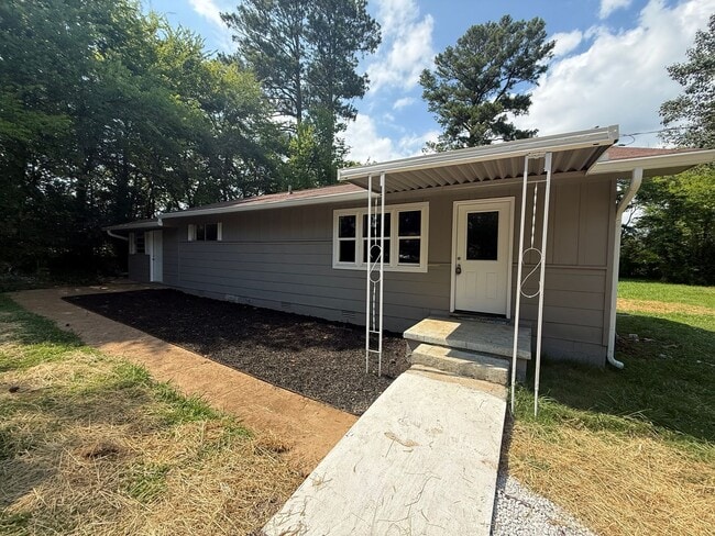 Building Photo - 89 Susan Ln