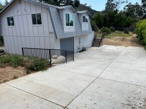 Building Photo - 1121 La Moree Rd