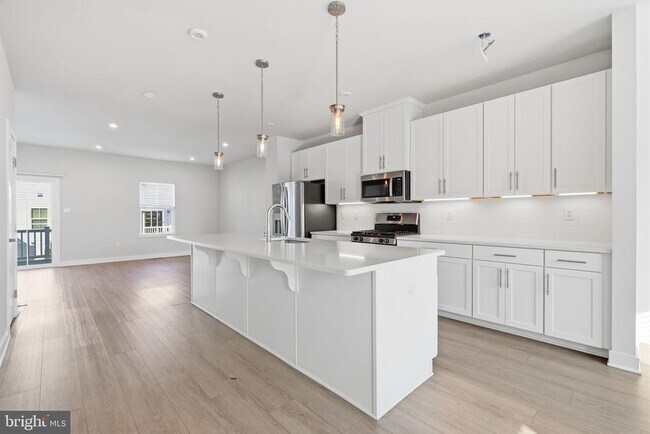 Building Photo - 30 Dolcie Ln