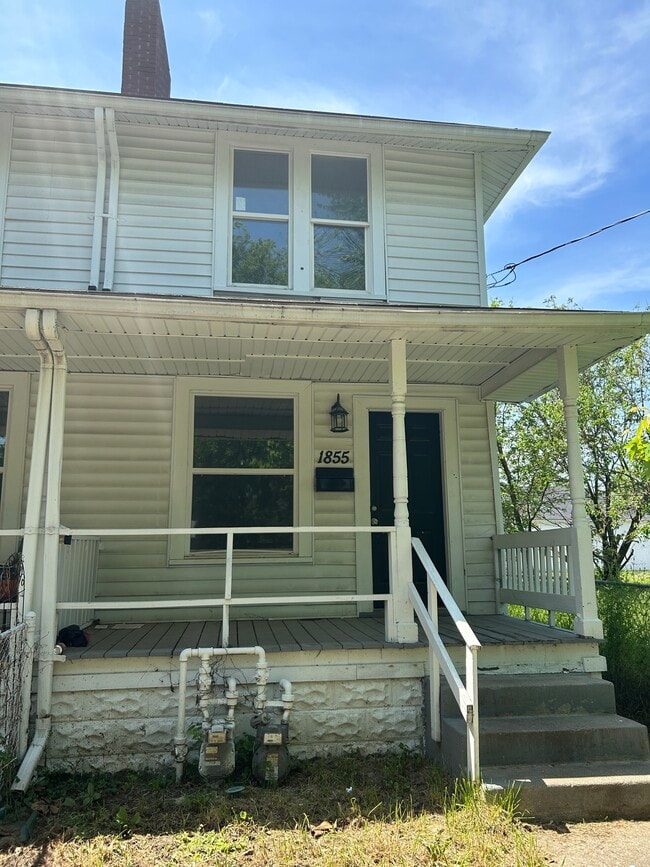 Building Photo - 1855 Bruck St