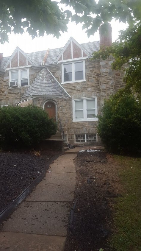 Primary Photo - 1809 W Chew St