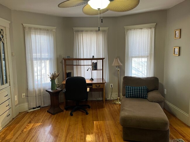 Building Photo - 427 Hamilton St