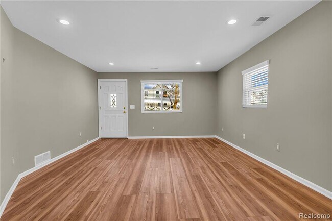 Foto del edificio - 3320 Harvard Rd