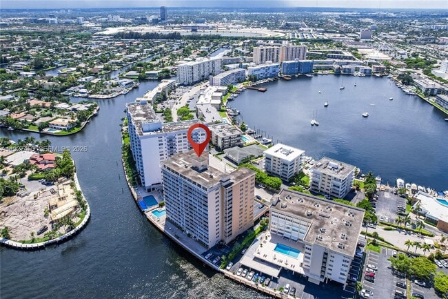 Foto del edificio - 121 Golden Isles Dr