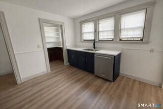 Building Photo - 40 Rogers St