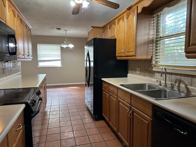 Building Photo - 1206 Pembrook Dr