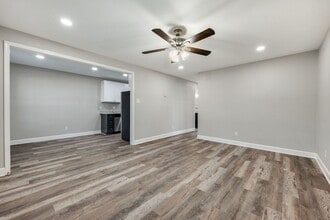 Building Photo - 1005 Summer Ct Cir