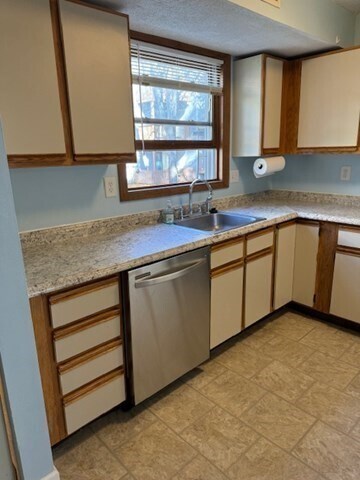 Foto del edificio - 369 Aiken Ave