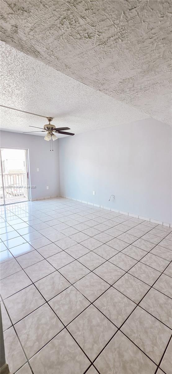 Foto del edificio - 1100 SW 104th Ct