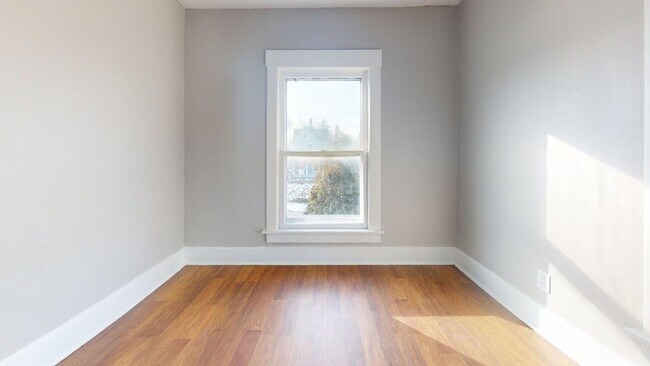 Foto del edificio - Beautifully Renovated 3-Bedroom Home in NE Canton