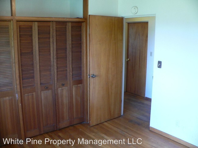 Building Photo - 217 Styner Ave