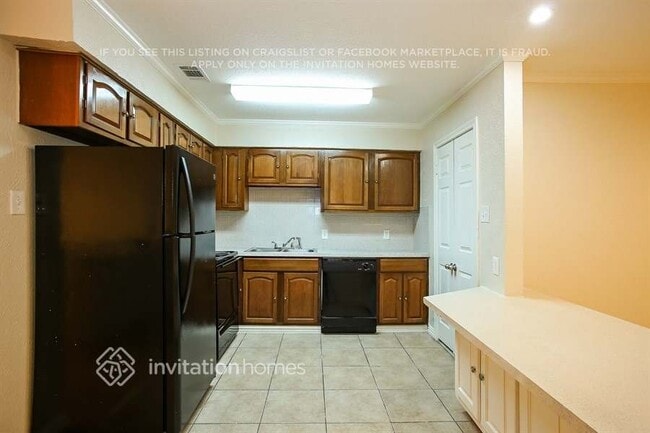 Foto del edificio - 807 Ross Ln