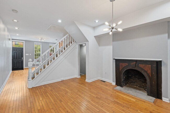 Building Photo - 1625 S Charles St