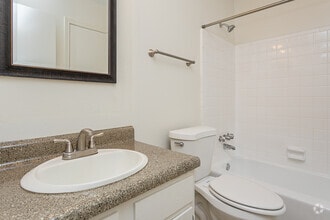 2BR, 2BA - 1,090SF - Bienville Towers