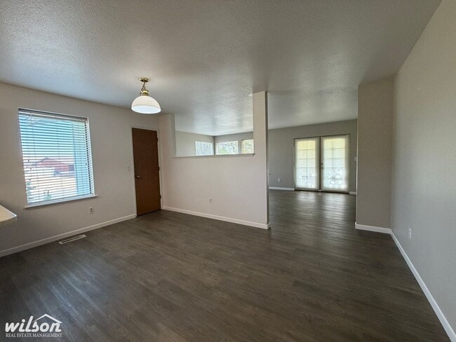 Building Photo - 5606 Mt Clemens Way