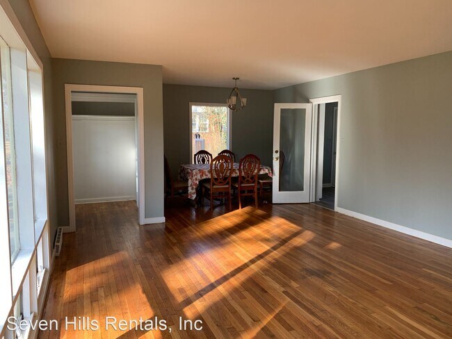 Building Photo - 3 br, 1.5 bath House - 2622 Garden Lakes Blvd