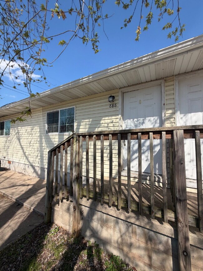 Foto del edificio - 2BR Duplex