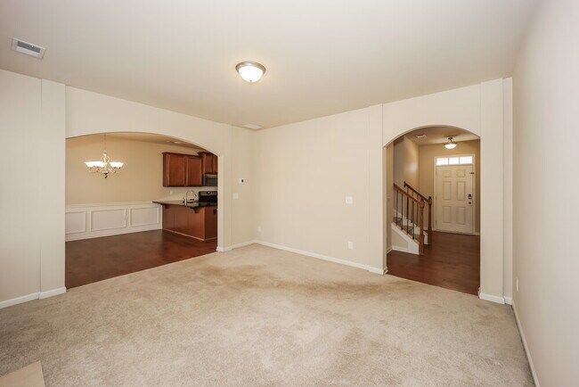 Foto del edificio - 244 Stillwood Dr