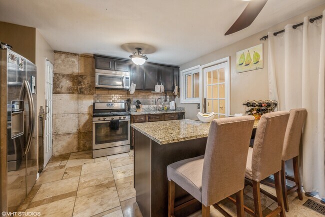 Foto del edificio - 916 E 84th St