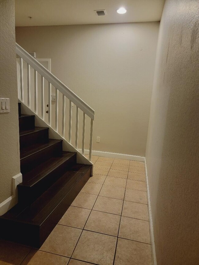 Building Photo - 3503 Shoma Dr