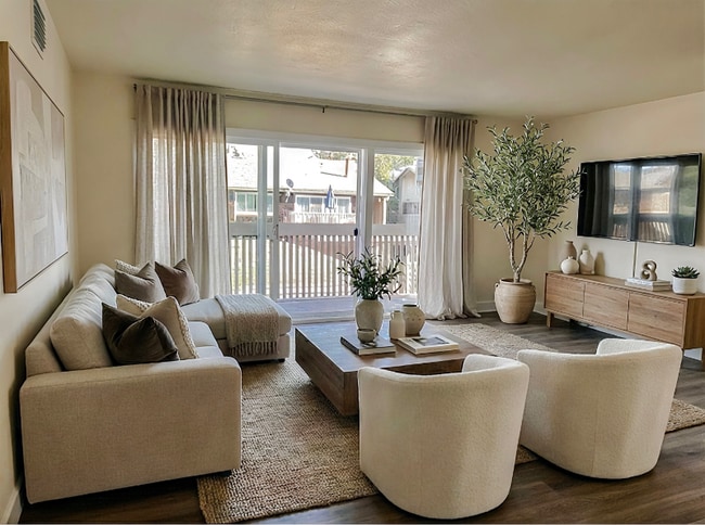 Building Photo - 1016 Cabrillo Park Dr