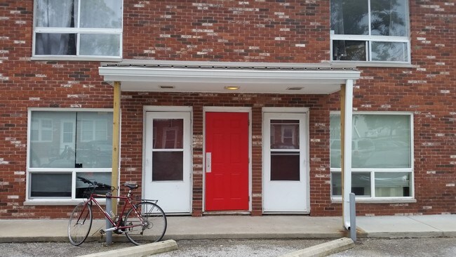 516 N Grant St Unit 7 Bloomington In 47408 Apartment For Rent Primary Photo 516 N Grant St