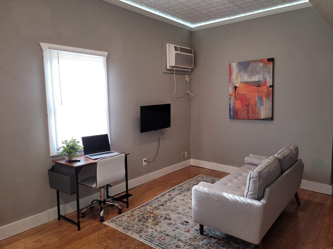 Foto principal - 1377 Edgerton St