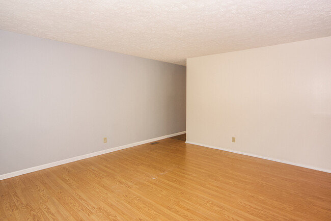 Building Photo - 3 Bedroom in Lawrence with Great Backyard!