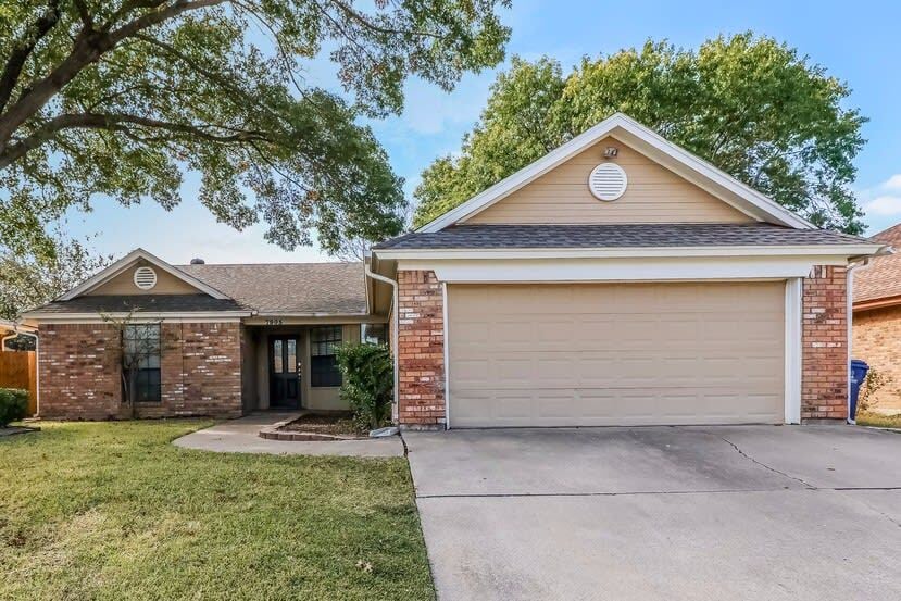 Primary Photo - 7905 Lazy Brook Dr
