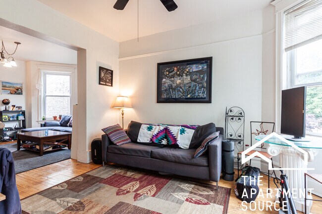 Foto del edificio - 1245 W Newport Ave