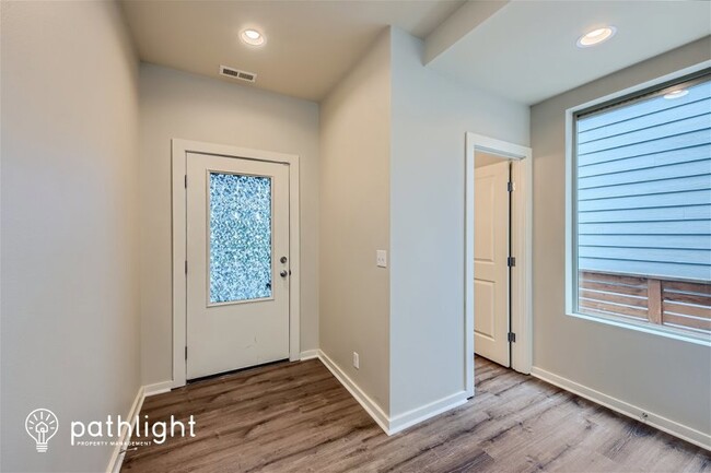 Foto del edificio - 8231 31st Street Court East, Edgewood, WA,...