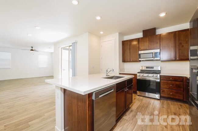 Foto del edificio - 2454 Snowbrush Ct