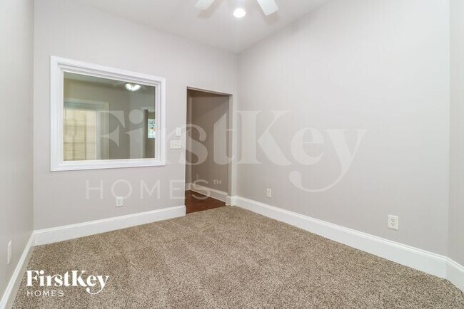 Foto del edificio - 3312 Castleberry Village Cir